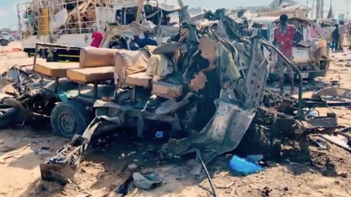 Suicide car bomb kills dozens in Somalia's capital